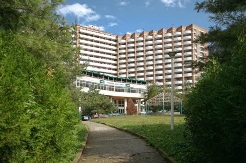 Dacia Hotel Байле Херкулане Екстериор снимка