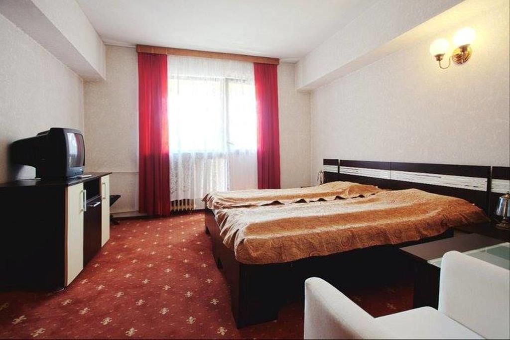 Dacia Hotel Байле Херкулане Екстериор снимка