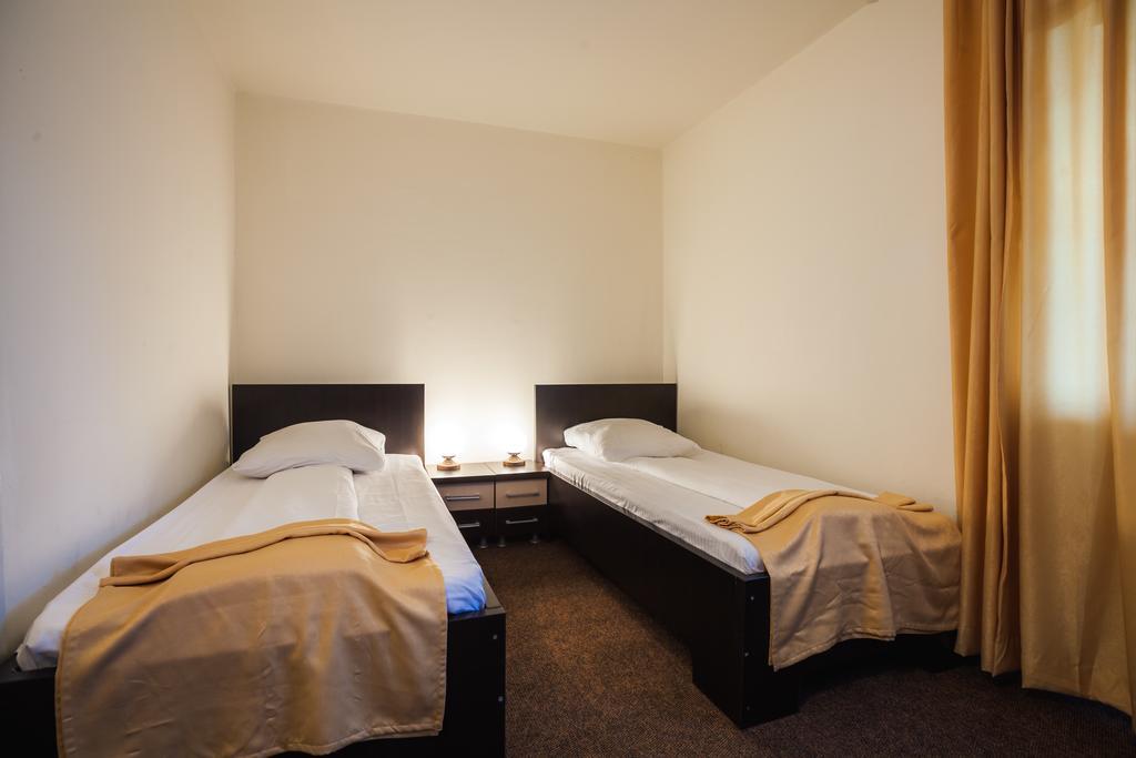 Dacia Hotel Байле Херкулане Екстериор снимка