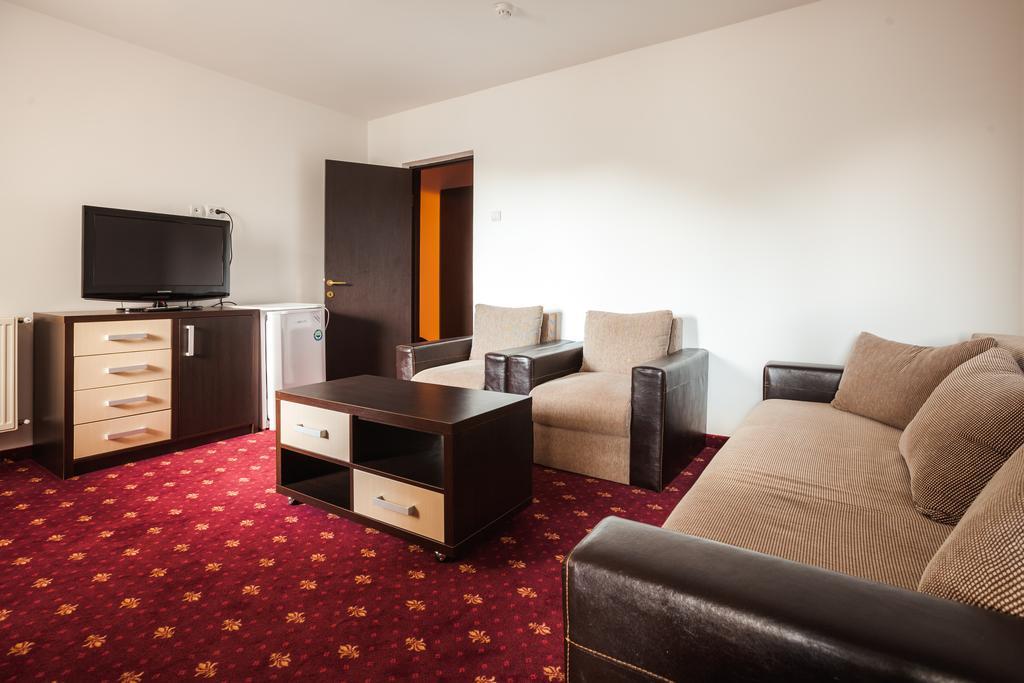 Dacia Hotel Байле Херкулане Екстериор снимка